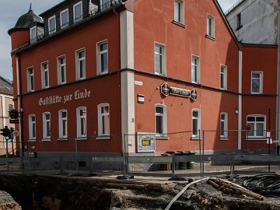 096  März 2016