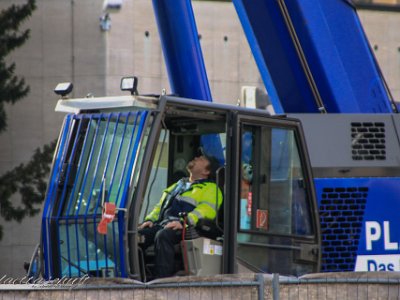 084  Februar 2014
